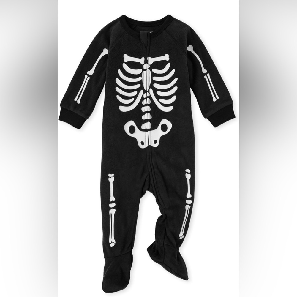The Children's Place 24 M/ 2T Black Skeleton Glow Footie Fleece Pajamas
